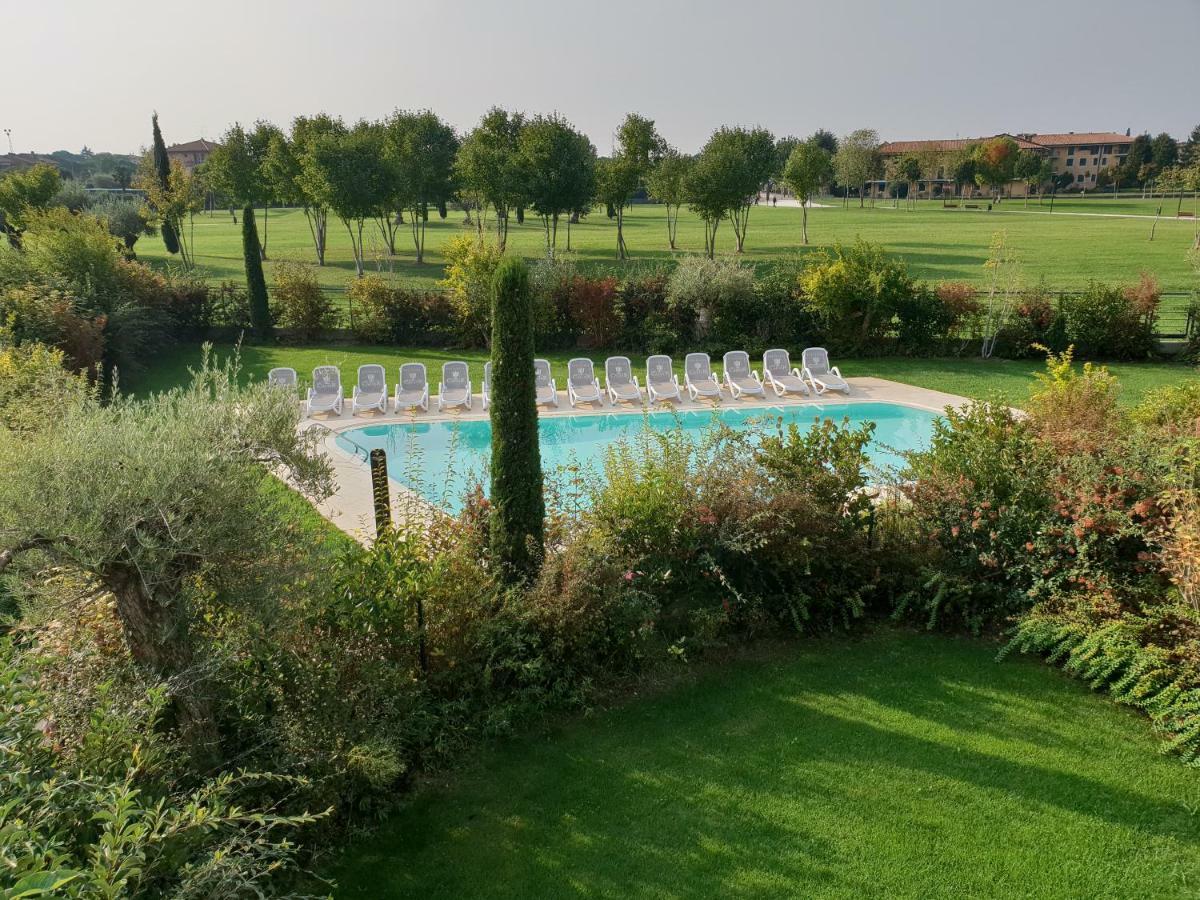 Deluxe Apartments Garda Sirmione Exterior photo